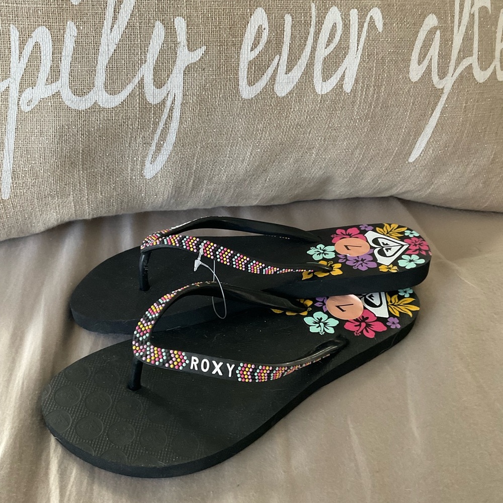 Brand new Roxy flip flops
